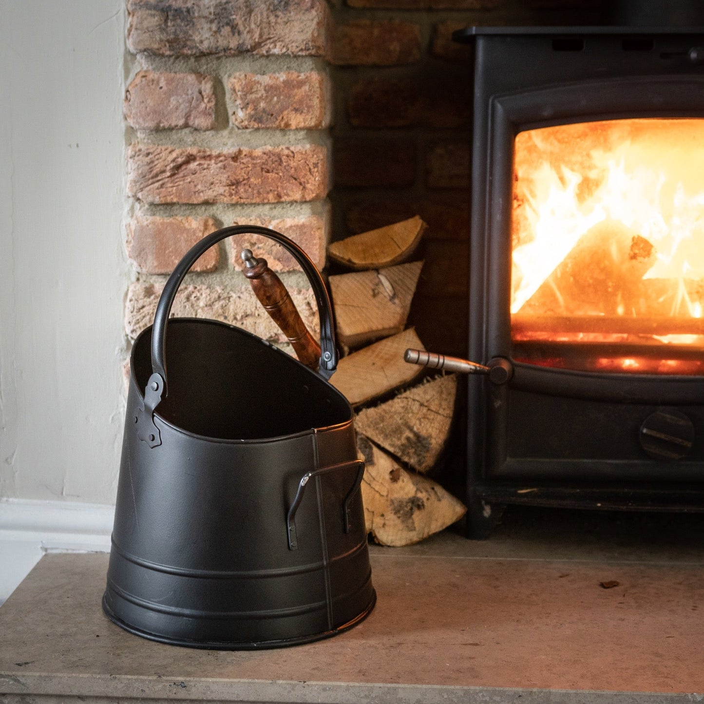 Elegant Black Coal Bucket with Teak Handle Shovel - Darlington's Décor