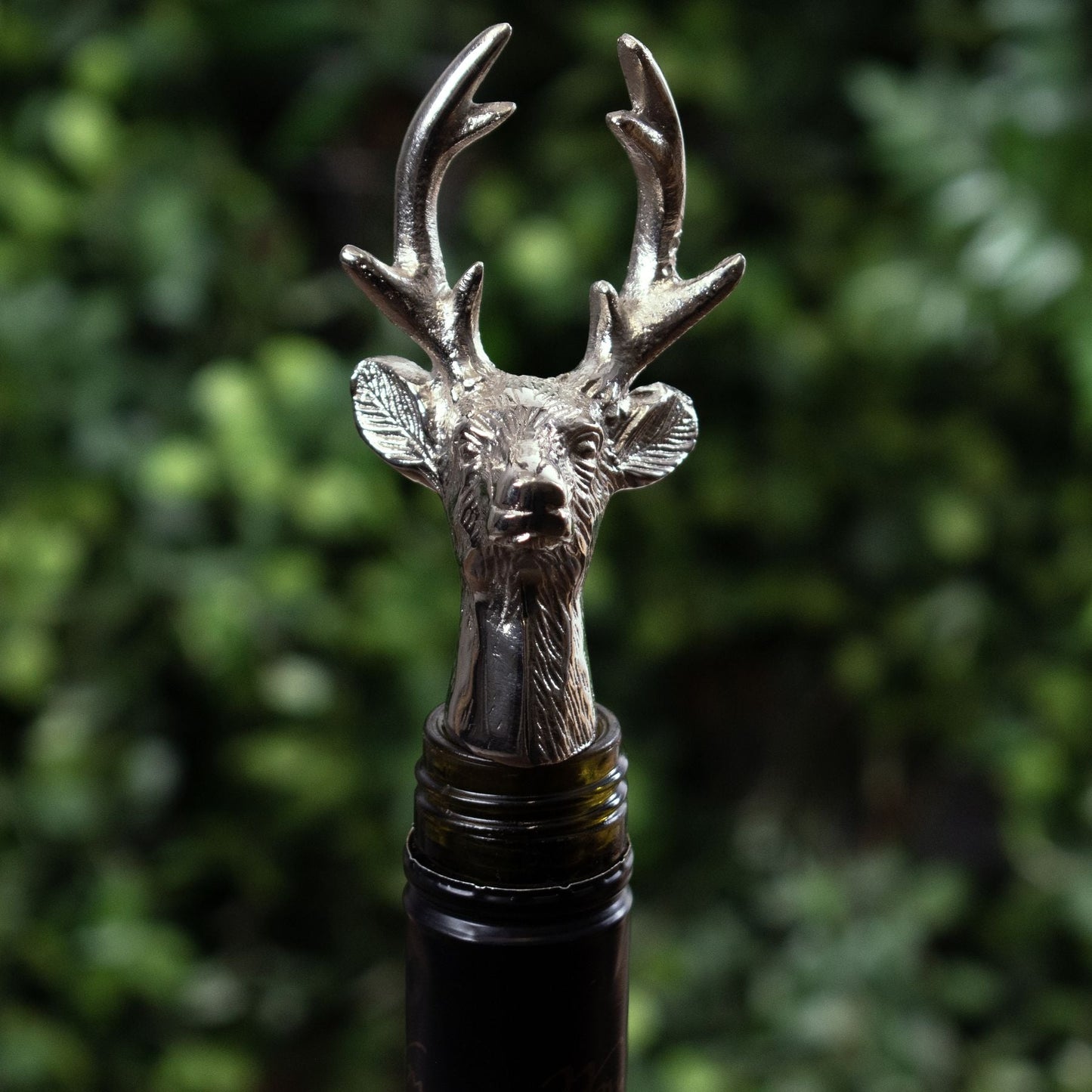 Elegant Silver Nickel Reindeer Bottle Stopper Design - Darlington's Décor