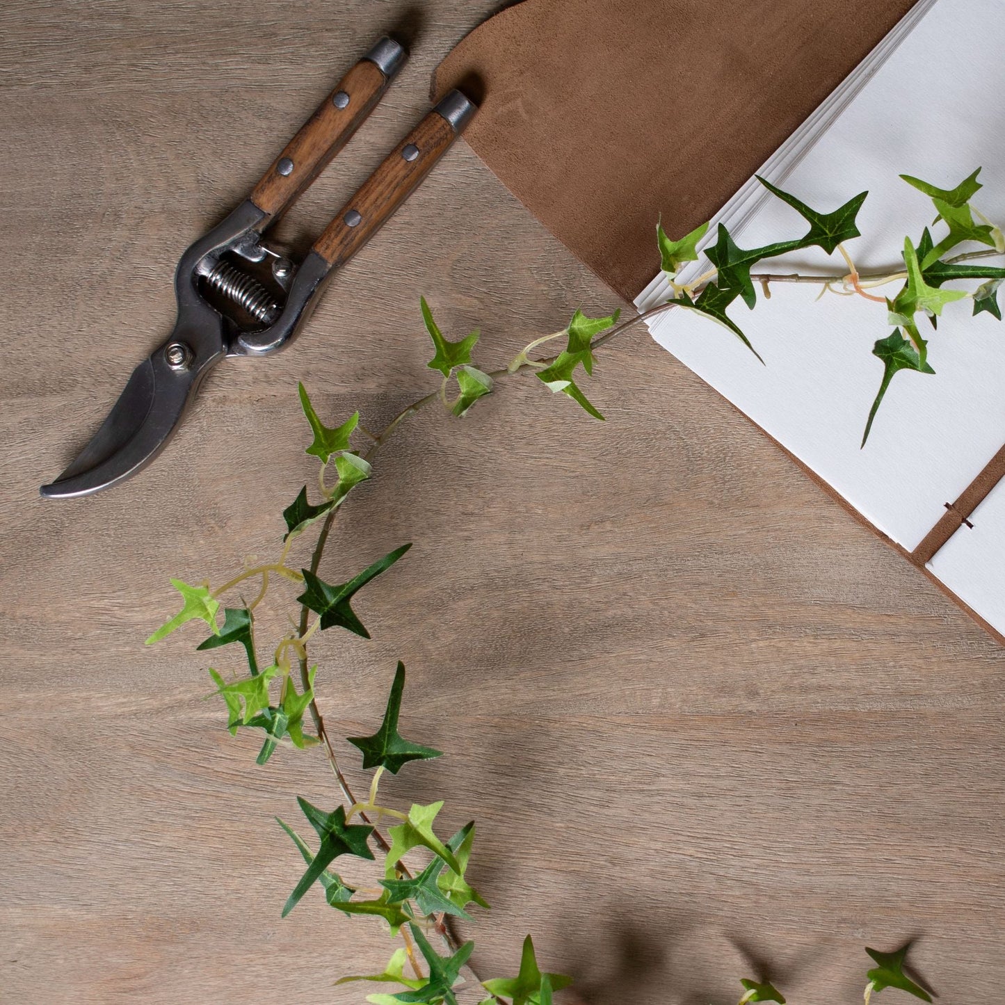 Lifelike Small Ivy Garland for Stylish Décor - Darlington's Décor