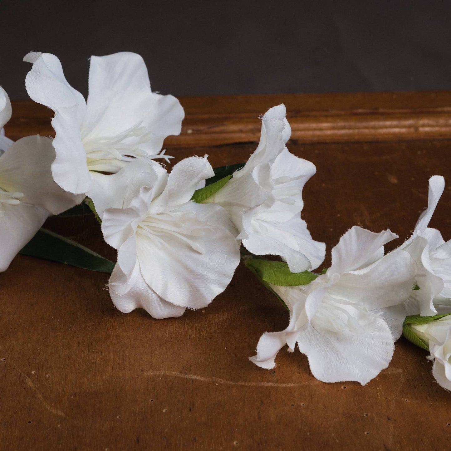 Lifelike White Gladioli Stems for Timeless Elegance - Darlington's Décor