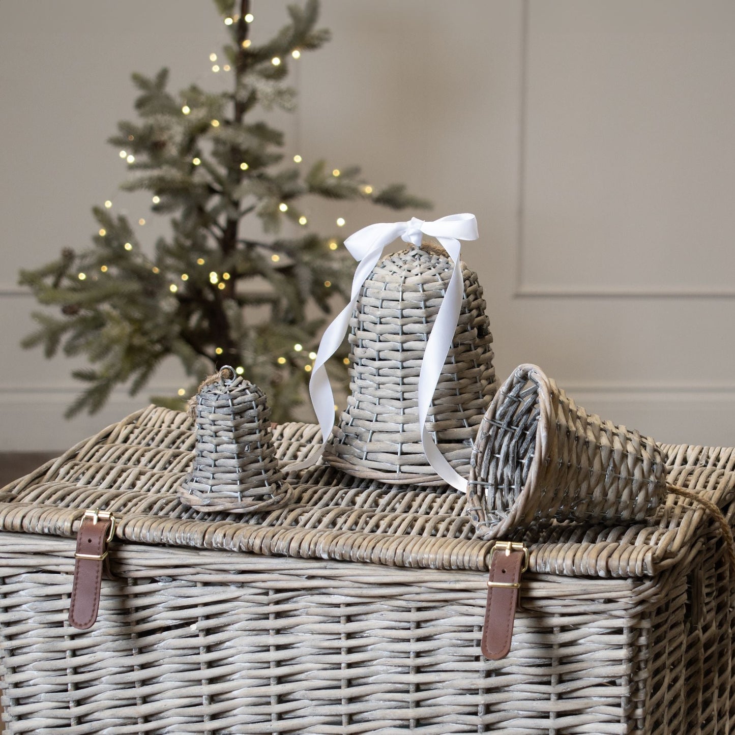 The Noel Collection Medium Wicker Bell Decoration Charm - Darlington's Décor