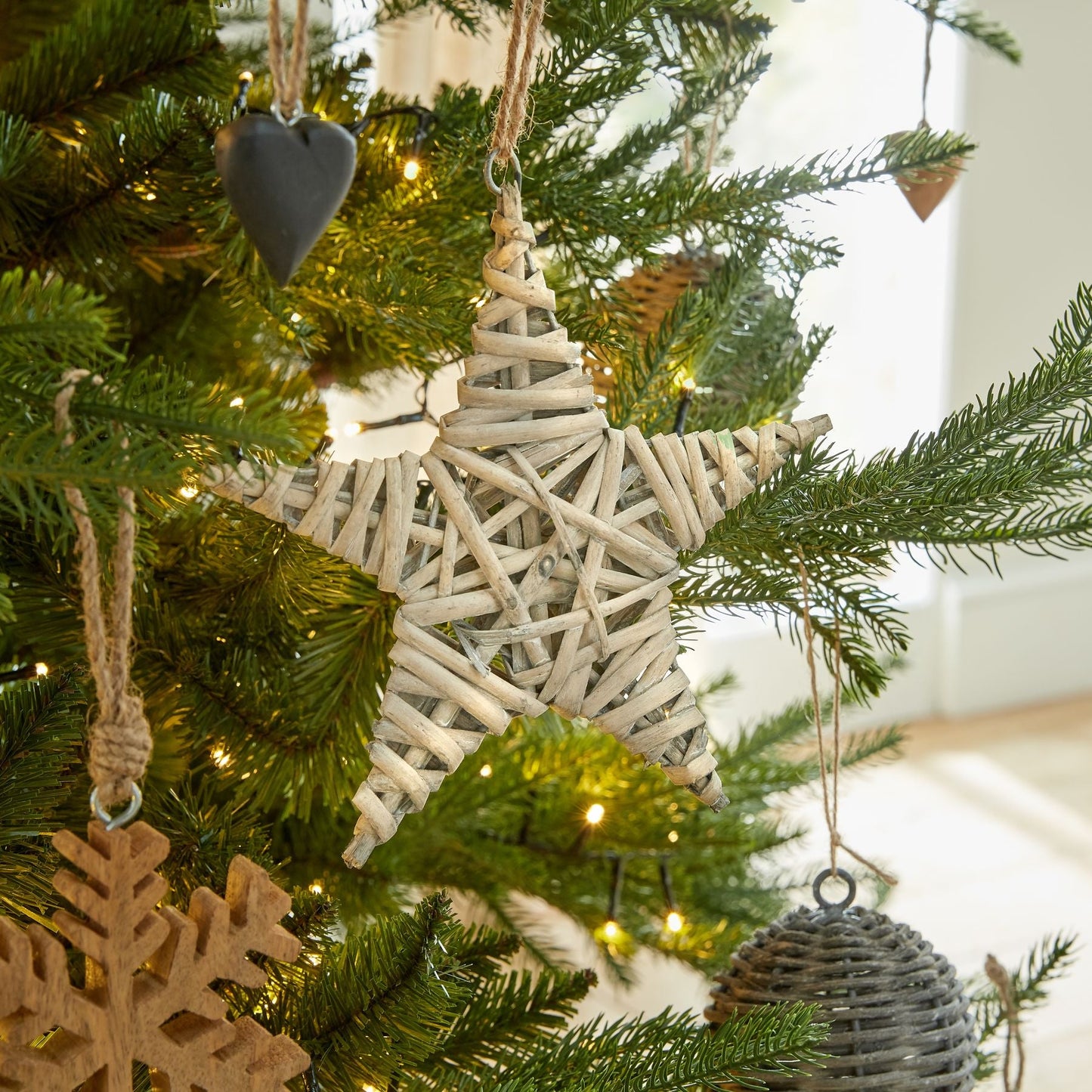 The Noel Collection Medium Wicker Star Decoration Charm - Darlington's Décor