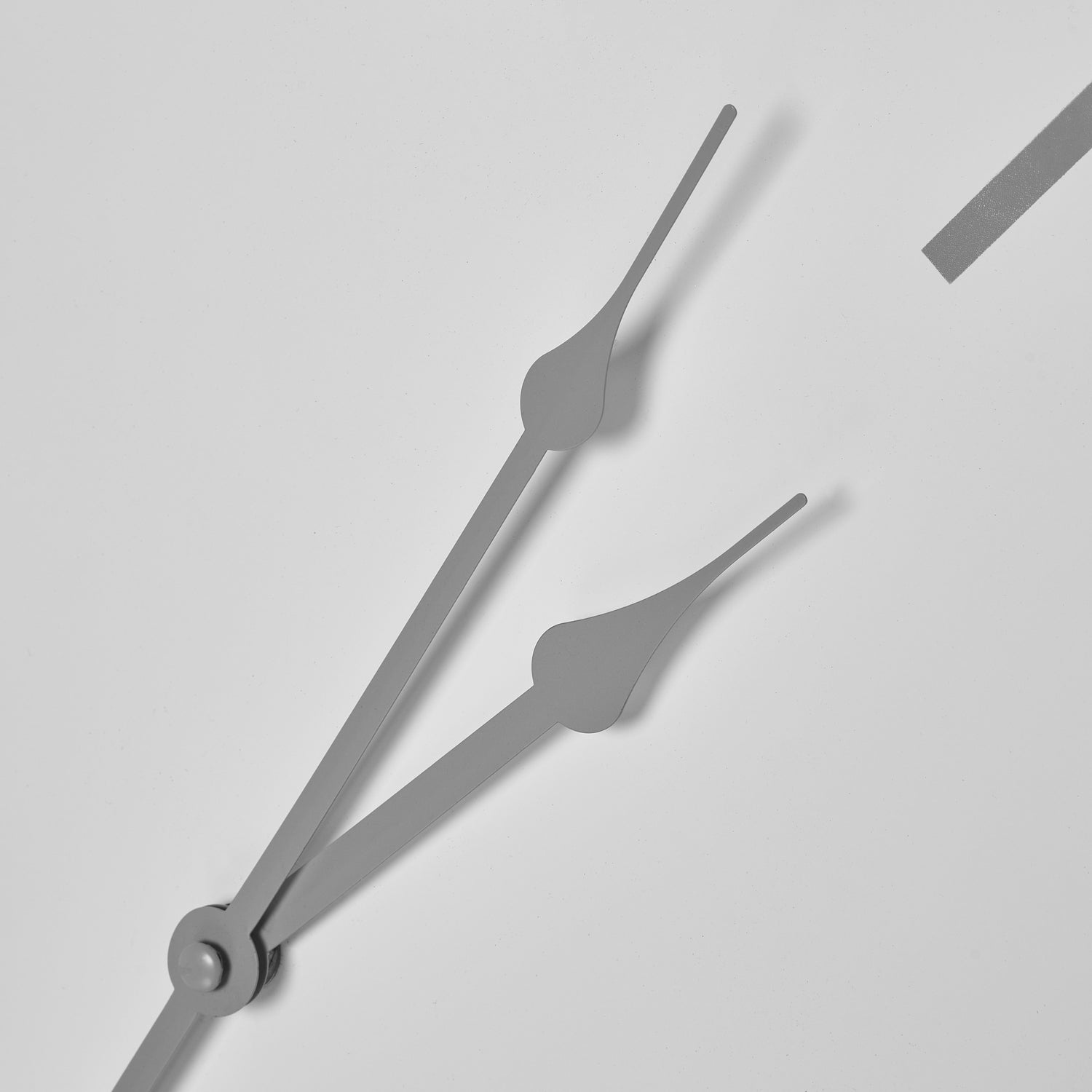 Brandon Wall Clock: Modern Metal Timepiece for Chic Spaces - Darlington's Décor