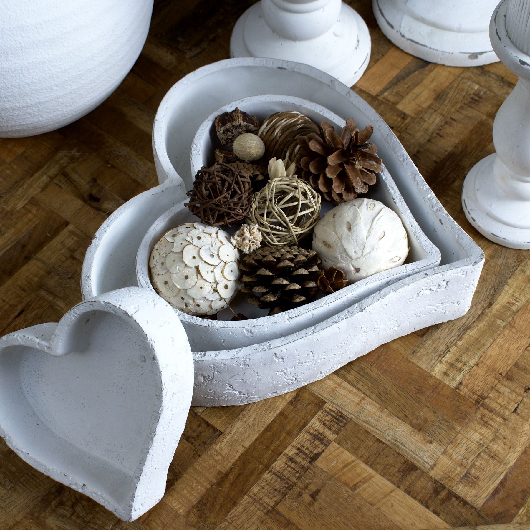 Elegant Set Of Three Large Matt White Ceramic Dishes - Darlington's Décor