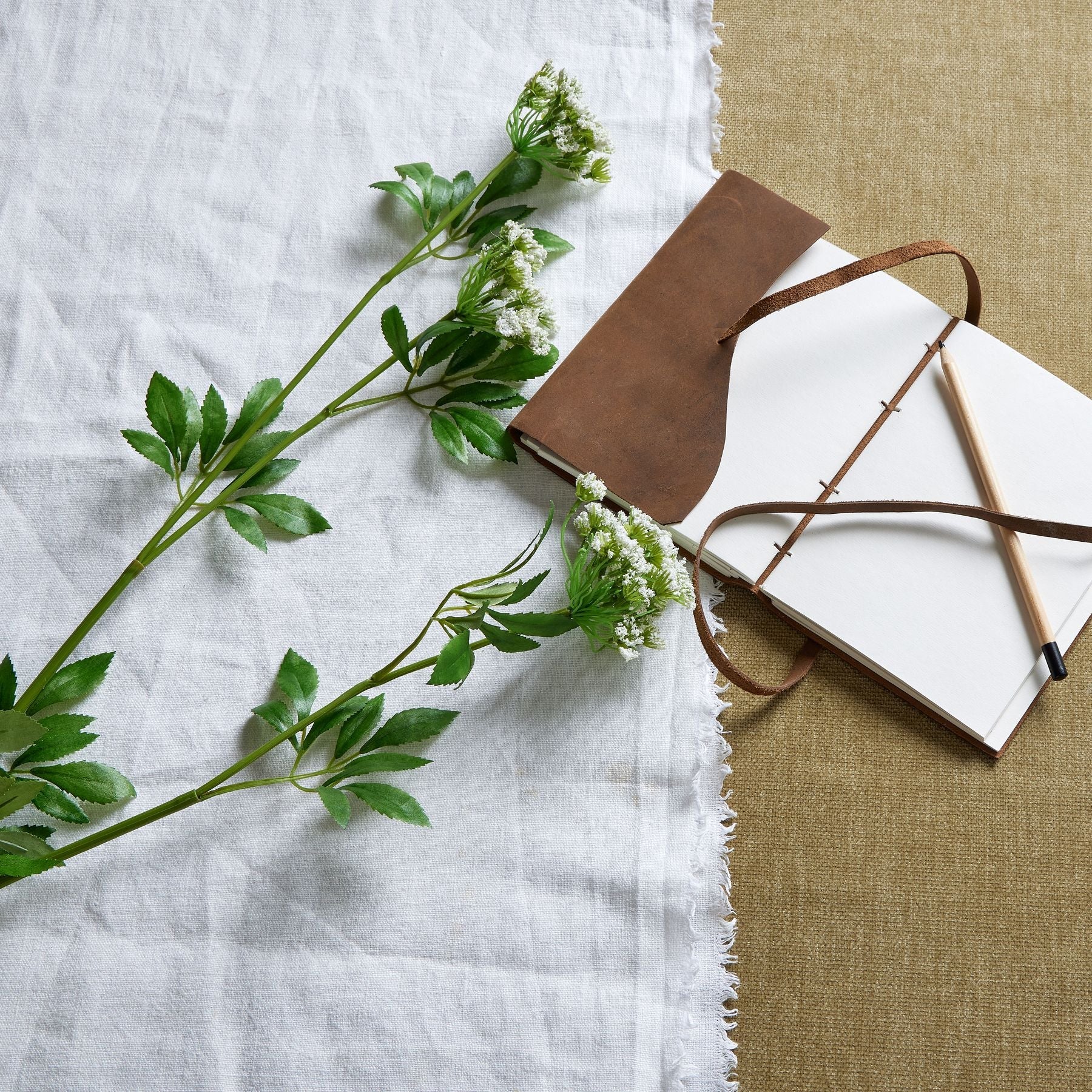 Faux White Cow Parsley Ammi for Effortless Elegance - Darlington's Décor