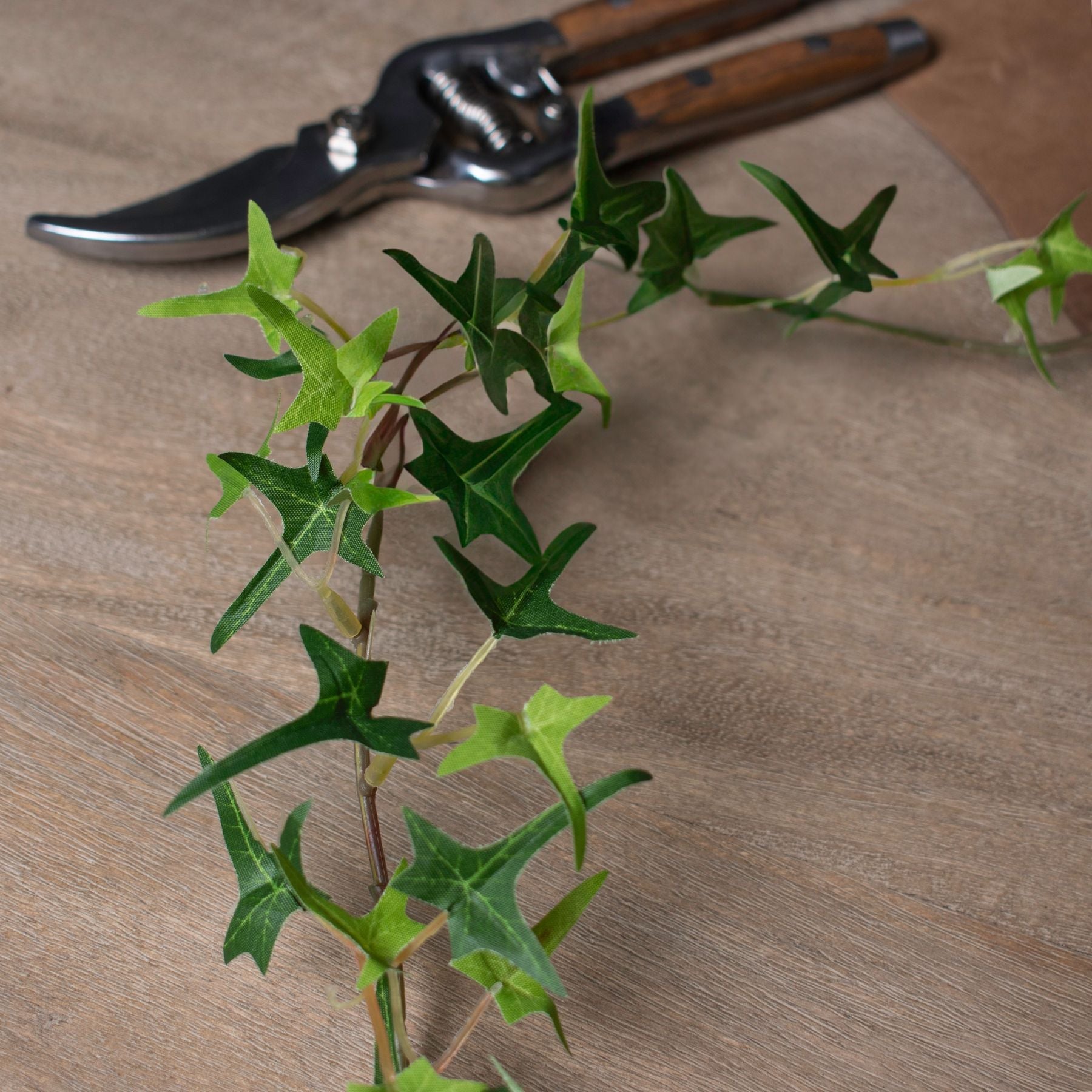 Lifelike Small Ivy Garland for Stylish Décor - Darlington's Décor