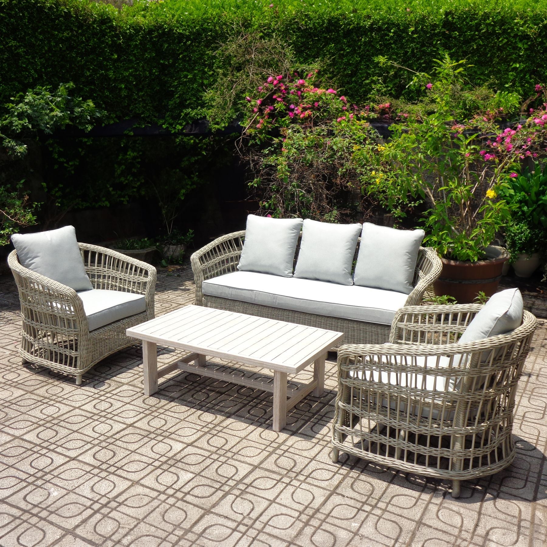 Elegant Palma Collection Outdoor Set with Eco - Friendly Design - Darlington's Décor