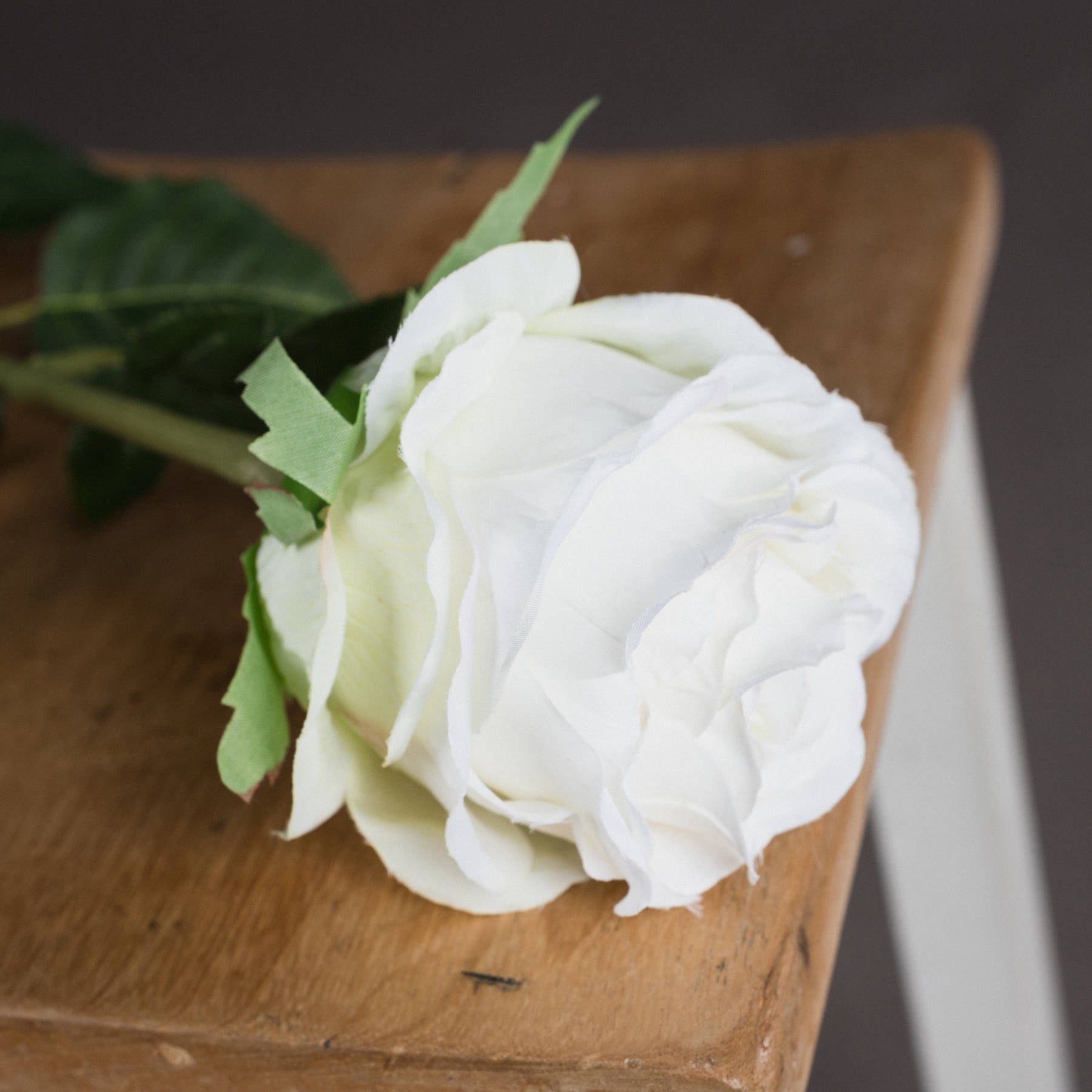 Traditional White Rose: Timeless Elegance for Any Decor - Darlington's Décor